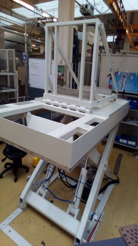 custom-lifting-table-015