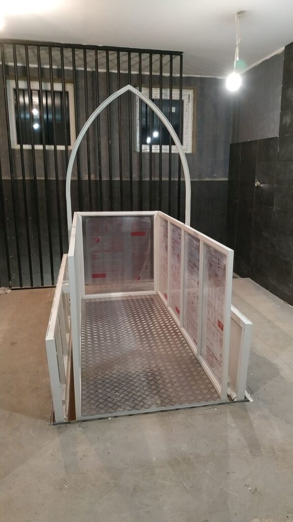 custom-lifting-table-025