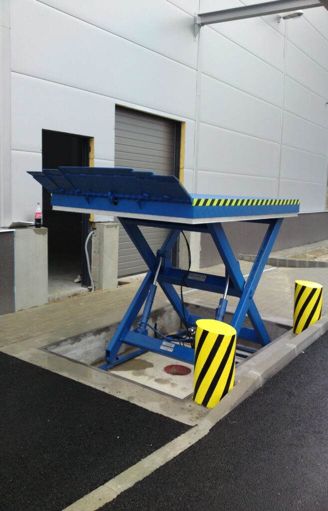 hydraulic-lifting-table-with-hydraulic-lips-025