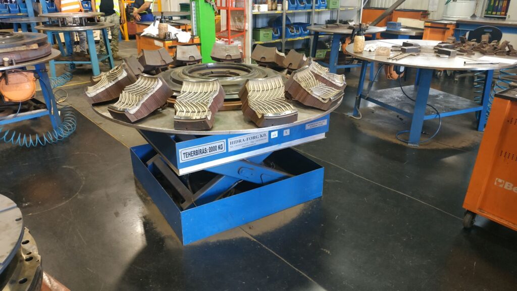 custom-lifting-table-024