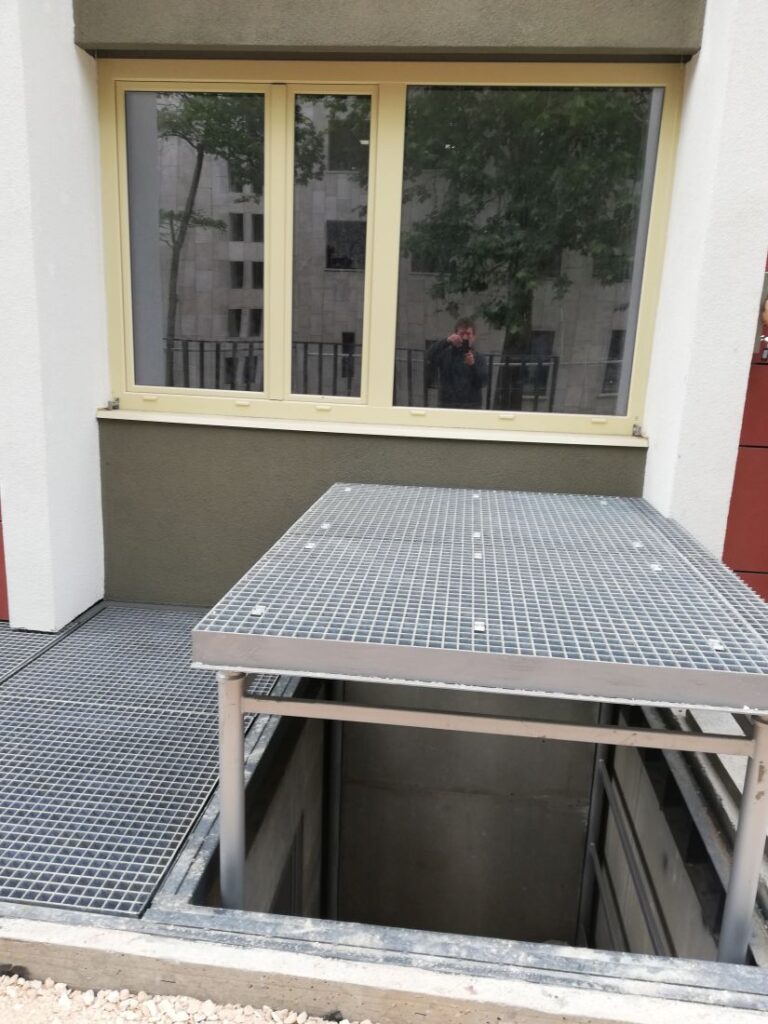 custom-lifting-table-028