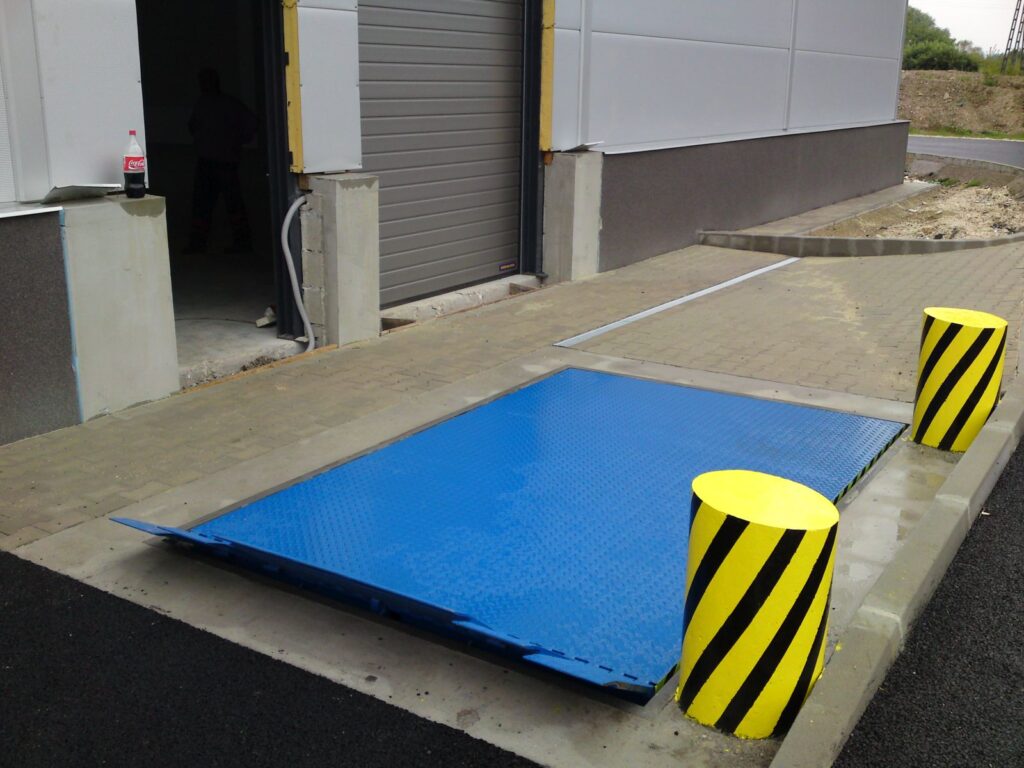 hydraulic-lifting-table-with-hydraulic-lips-013