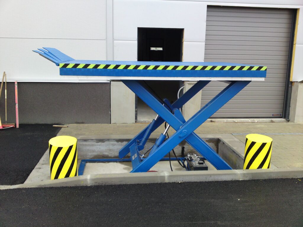 hydraulic-lifting-table-with-hydraulic-lips-014
