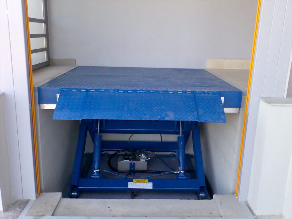 hydraulic-lifting-table-with-hydraulic-lips-017