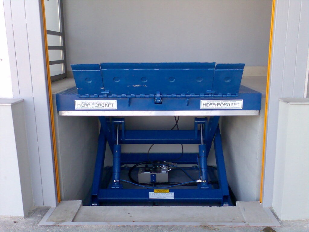 hydraulic-lifting-table-with-hydraulic-lips-018