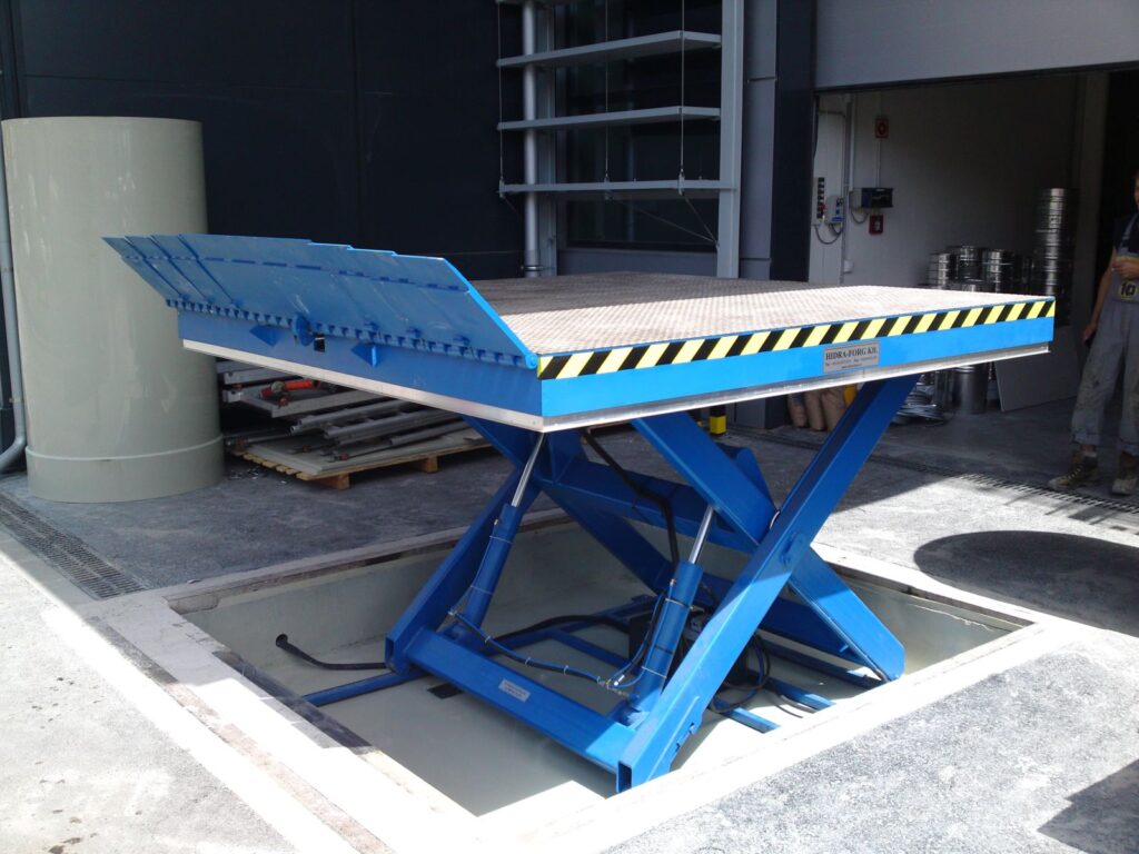 hydraulic-lifting-table-with-hydraulic-lips-022