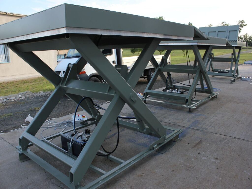 hydraulic-lifting-table-with-hydraulic-lips-028