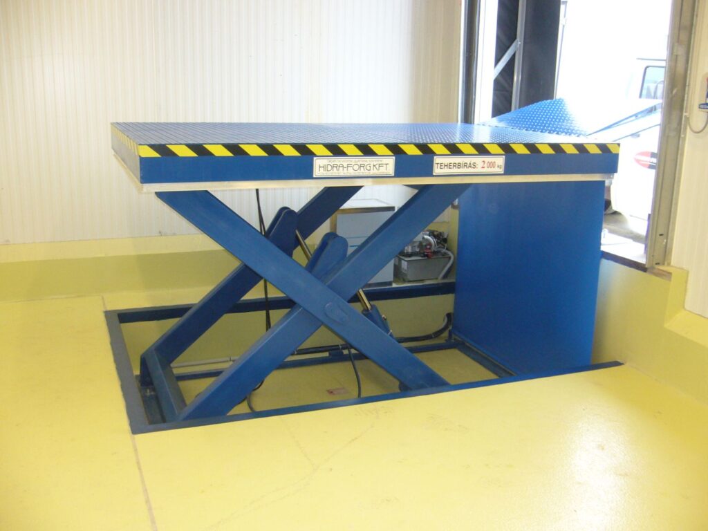 hydraulic-lifting-table-with-hydraulic-lips-033