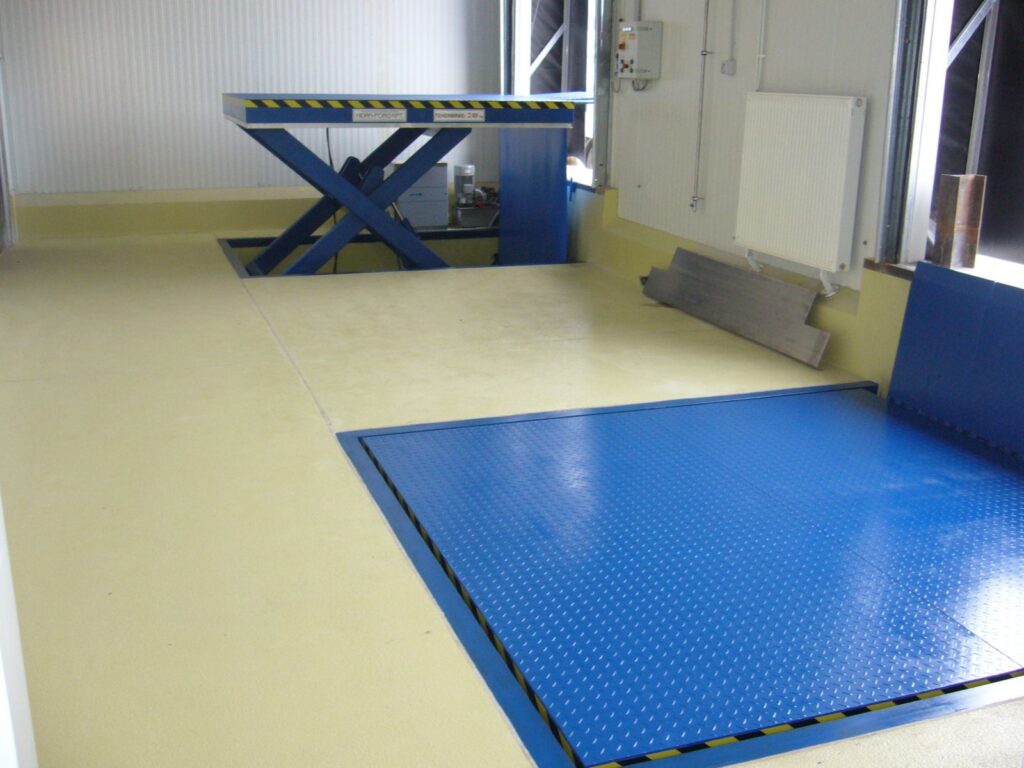 hydraulic-lifting-table-with-hydraulic-lips-035