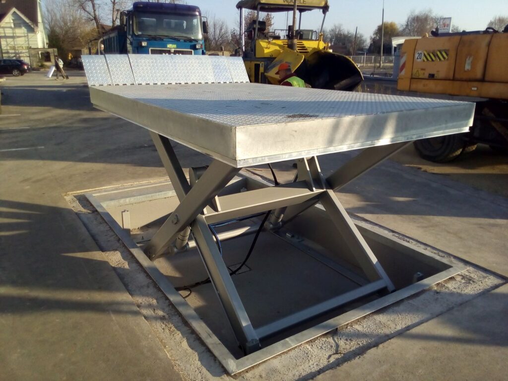 hydraulic-lifting-table-with-hydraulic-lips-042