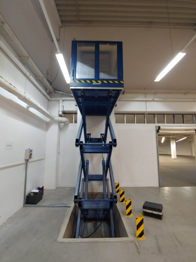multi-scissor-lifting-table-007